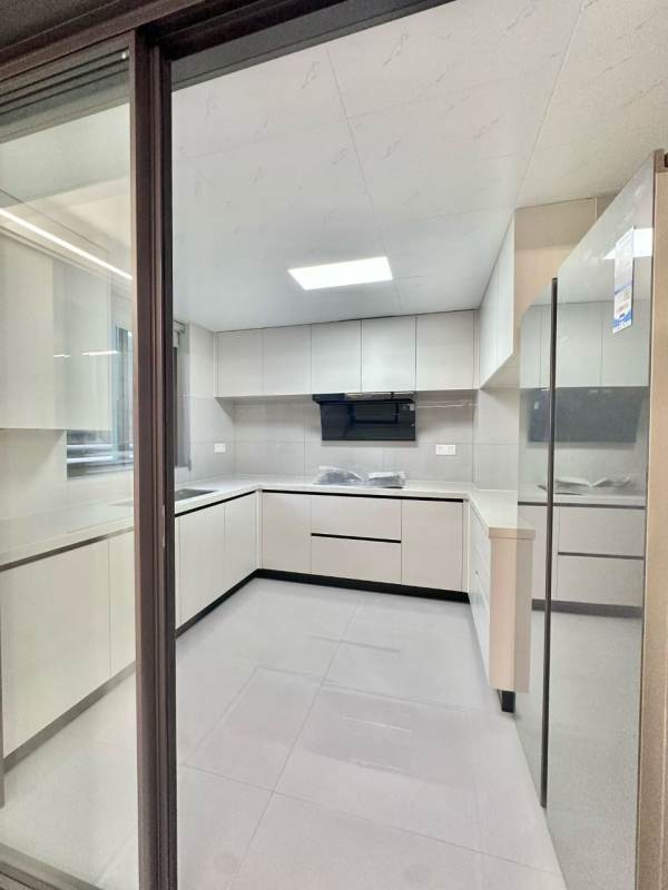 Housing image — Kitchen