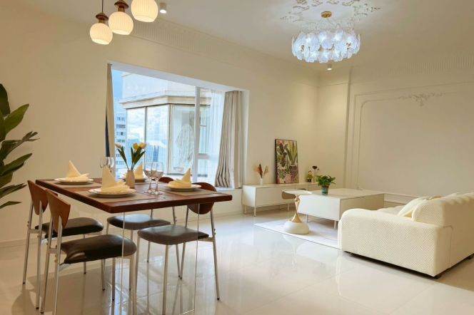 High-Floor 3BR Apartment in Xujiahui (L1/L9/L11)