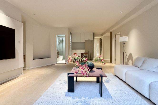 Spacious 2BR Apartment near Zhongshan Park (L2/L3/L4)