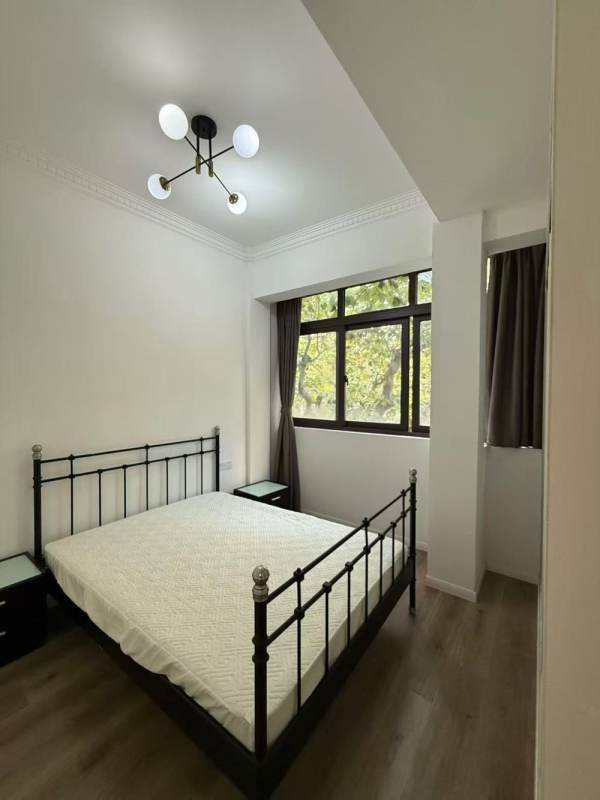 Housing image — Bedroom