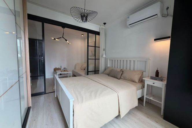 1BR Apartment near Jing'an Kerry Center (L2/L7/L14)