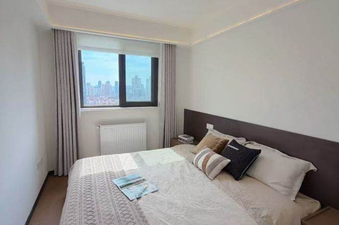 High-Floor Spacious 3BR Apartment near Jiaotong University Metro