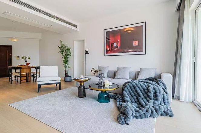 Spacious 2BR Apartment in Gubei