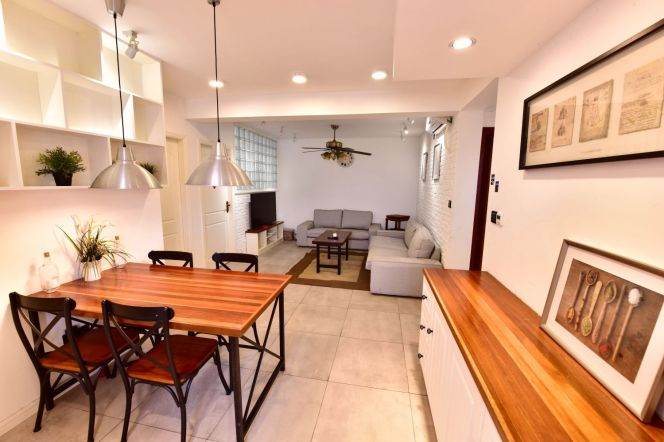 3BR Apartment in Xujiahui (L1/L9/L11)