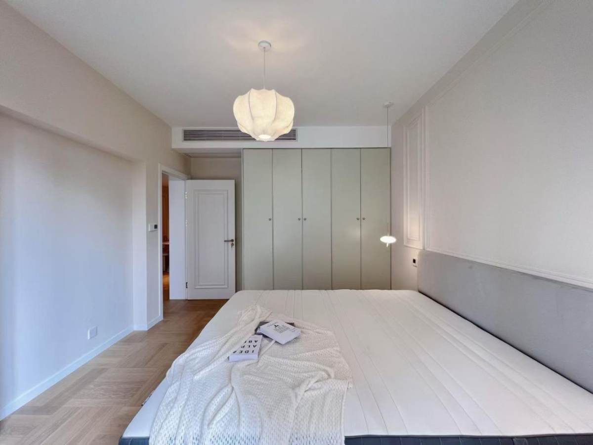 Housing image — Bedroom