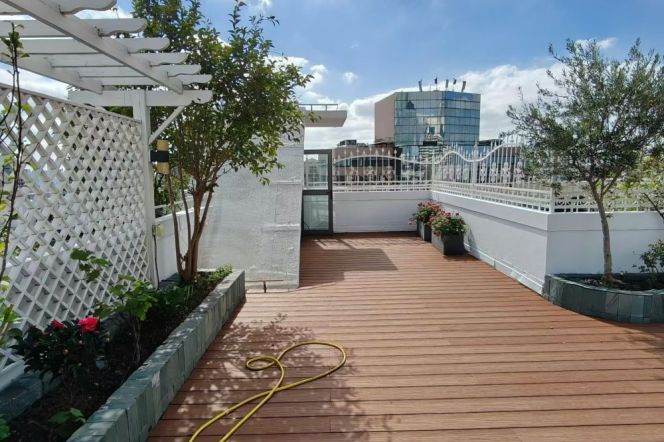 High-Floor 3BR Apartment in Xujiahui