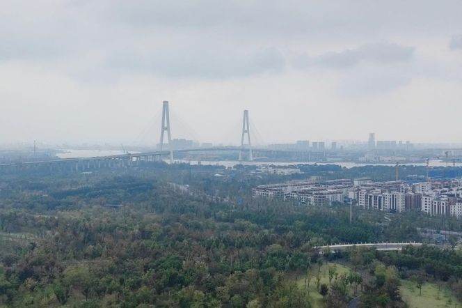 High-Floor 3BR Apartment near Lingzhao Xincun  Metro with Green View