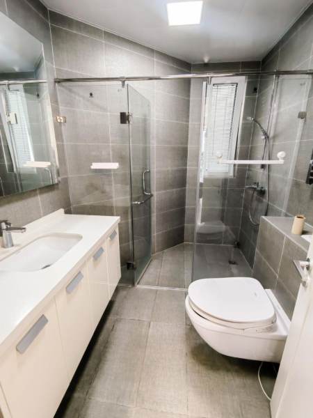 Housing image — Bathroom