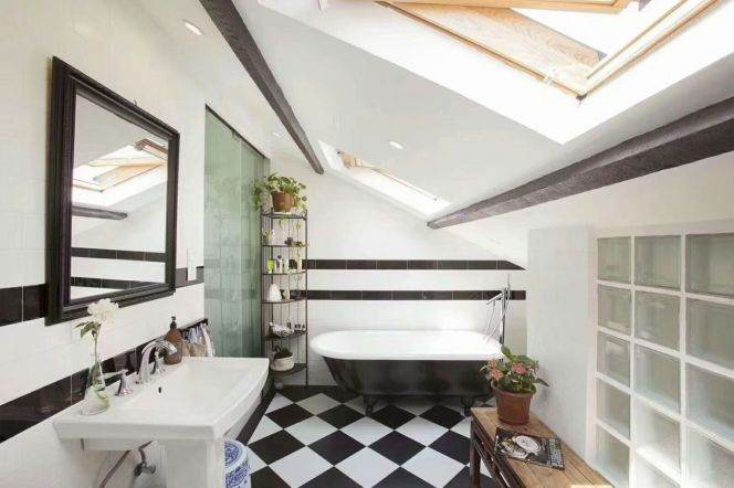Spacious 2BR Lane House in Jing'an with Terrace (L7)