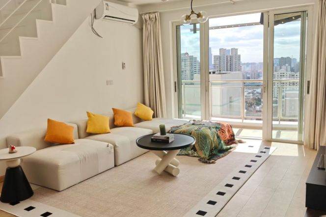 High-Floor 3BR Apartment in Xujiahui