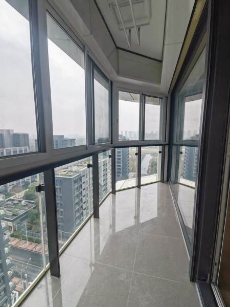 Housing image — Balcony