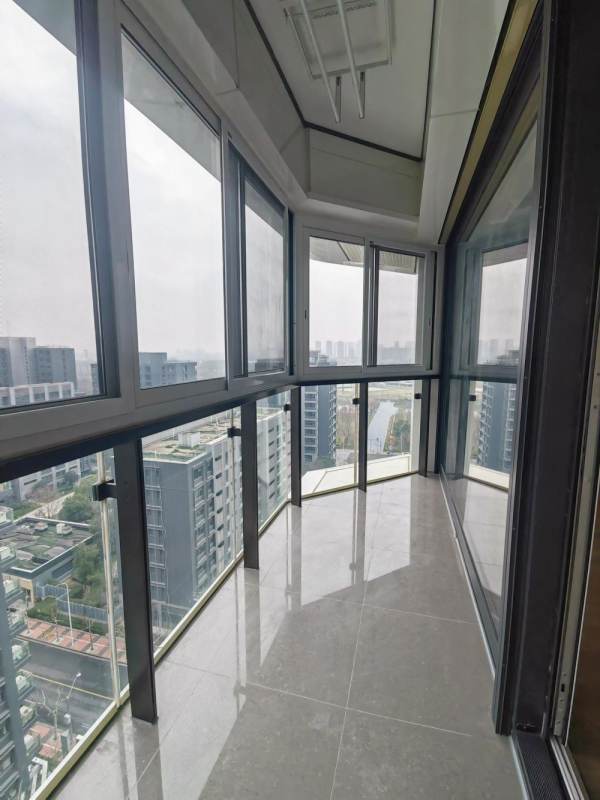 Housing image — Balcony