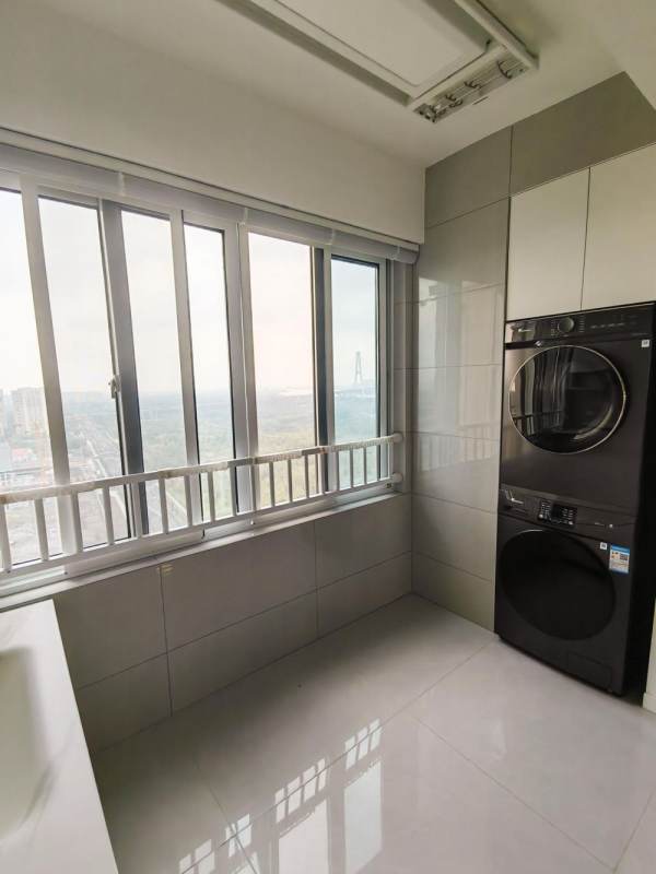 Housing image — Balcony