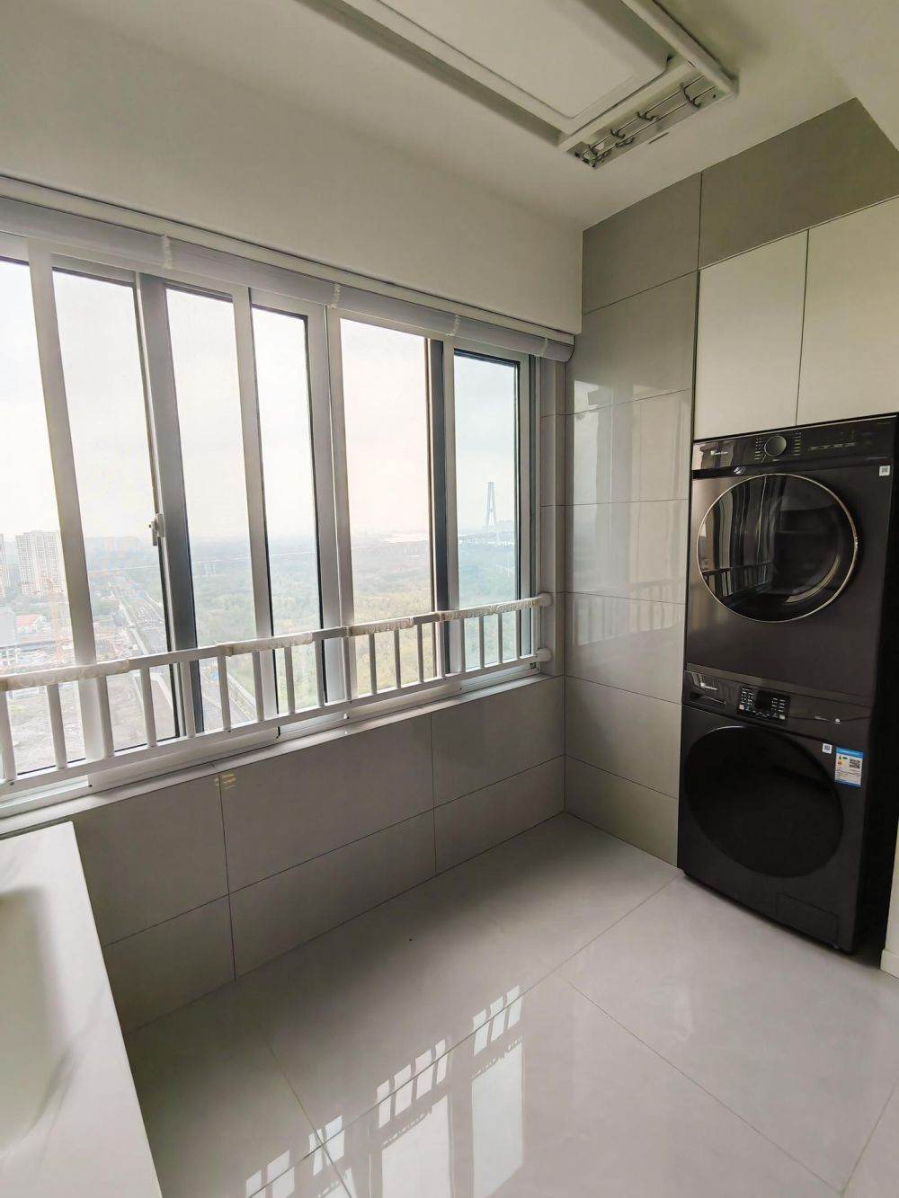 Housing image — Balcony