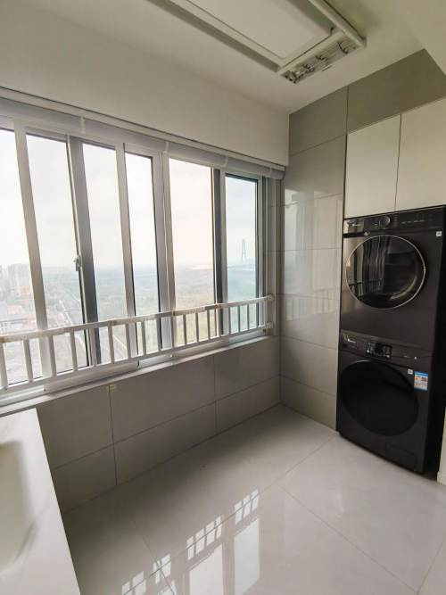 Housing image — Balcony
