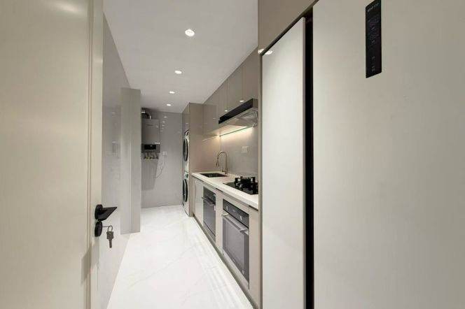 Spacious 1BR Apartment at 8 Park Avenue (L7)