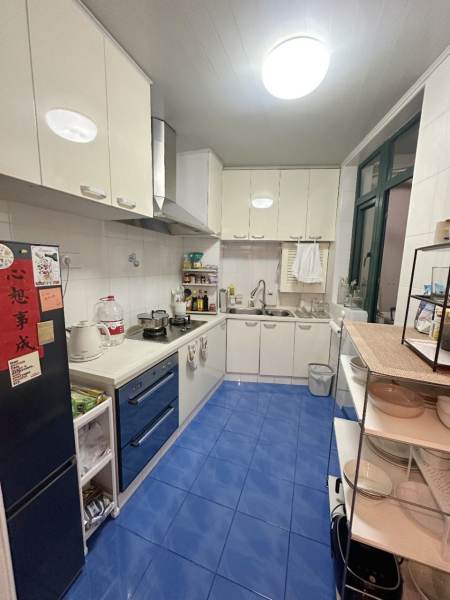 Housing image — Kitchen