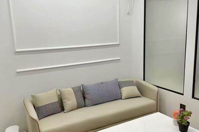 1BR Apartment in Gubei (L2)