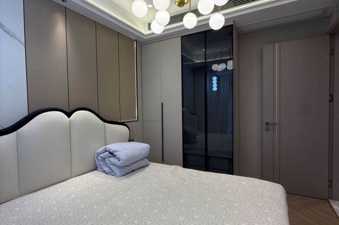 2BR Apartment near Jiangsu Rd Metro (L2/L11)