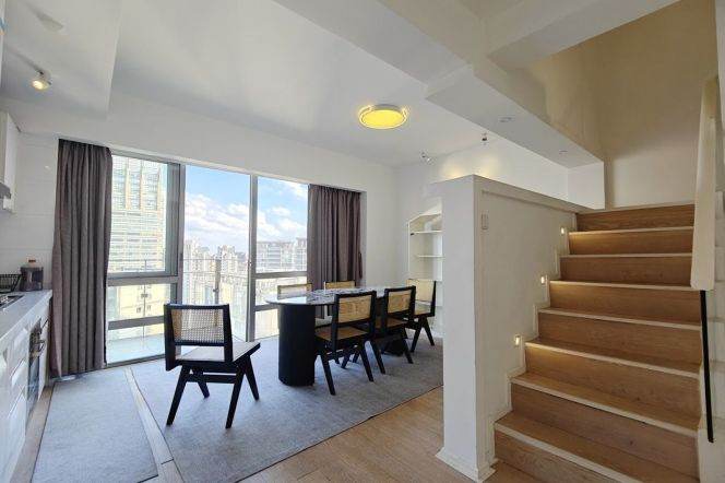 High-Floor Spacious 2BR Apartment near Xiaonanmen Metro