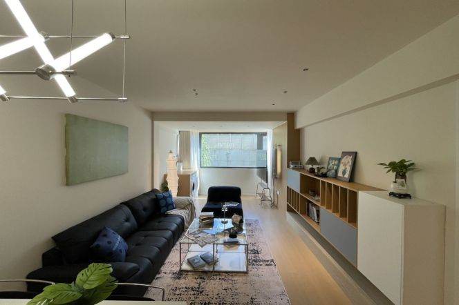 Spacious 1BR Apartment in Jing'an with Green View