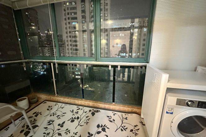 2BR Apartment near Xujiahui Metro (L1/L4)