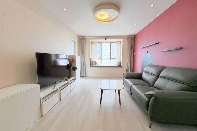 High-Floor 2BR Apartment near Zhongshan Park (L2/L3/L4)