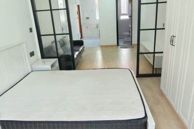 1BR Apartment near Hongqiao Rd Metro (L3/L4/L10)
