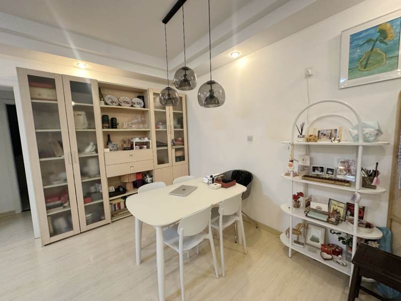 Housing image — Dining Area