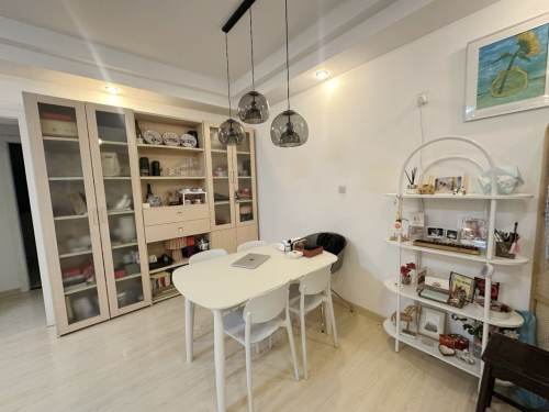 Housing image — Dining Area