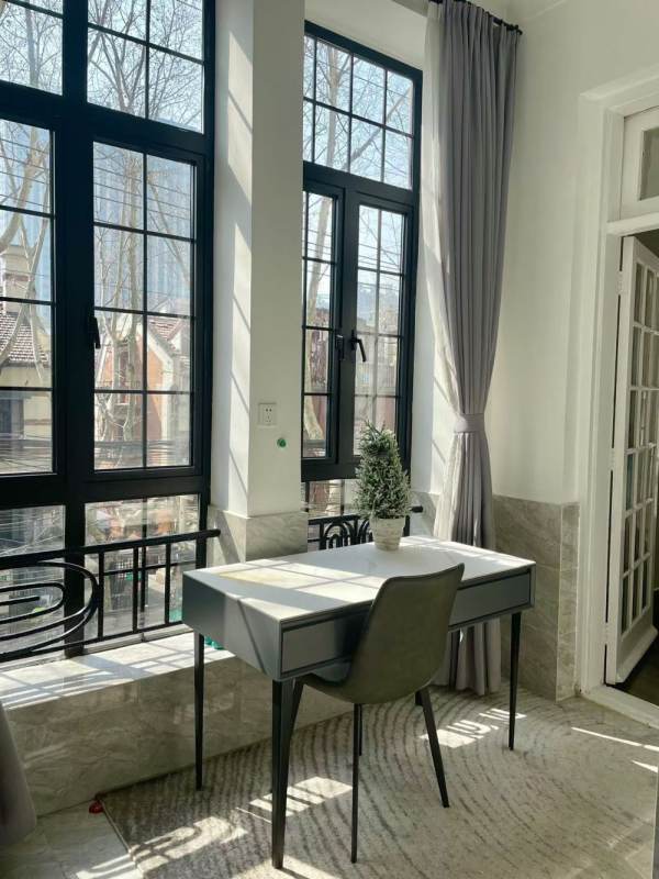 Housing image — Balcony