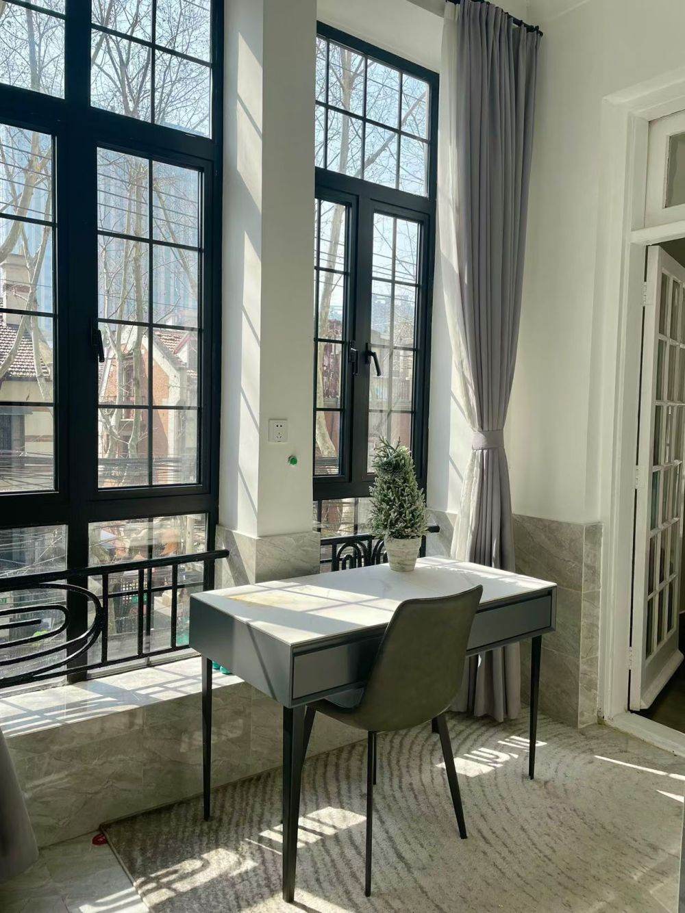 Housing image — Balcony