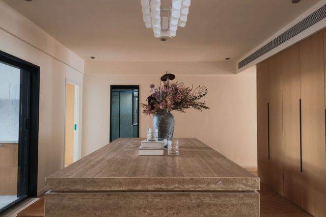 Spacious 3BR Apartment in Old Xuhui with Green View