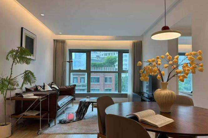 Spacious 1BR Apartment at 8 Park Avenue (L7)