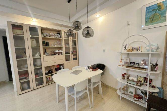 2BR Apartment near Xujiahui Metro (L1/L4)