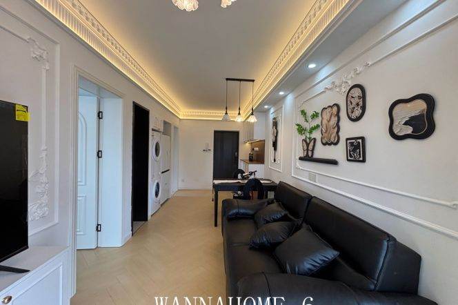1BR Apartment in Jing'an (L14)