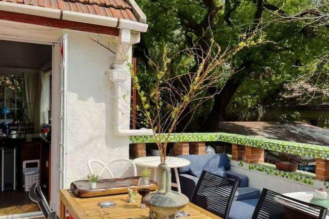 1BR Lane House in Old Xuhui with Terrace