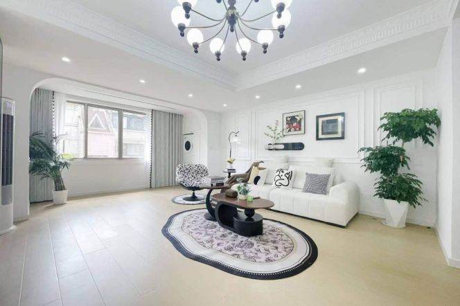 Spacious 2BR Apartment in Suzhou Creek North (L13)