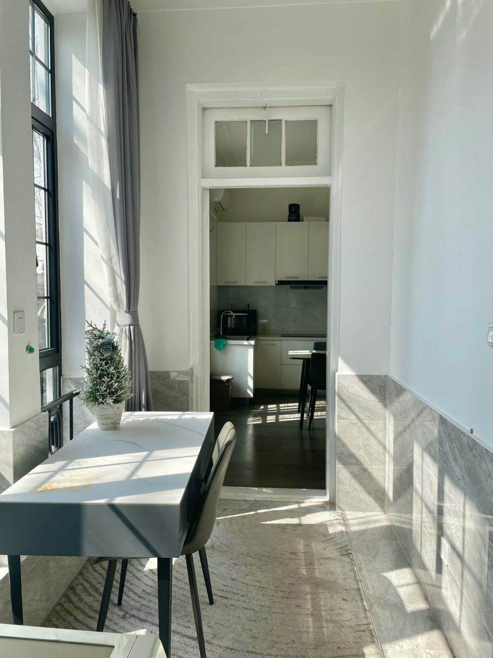 Housing image — Balcony