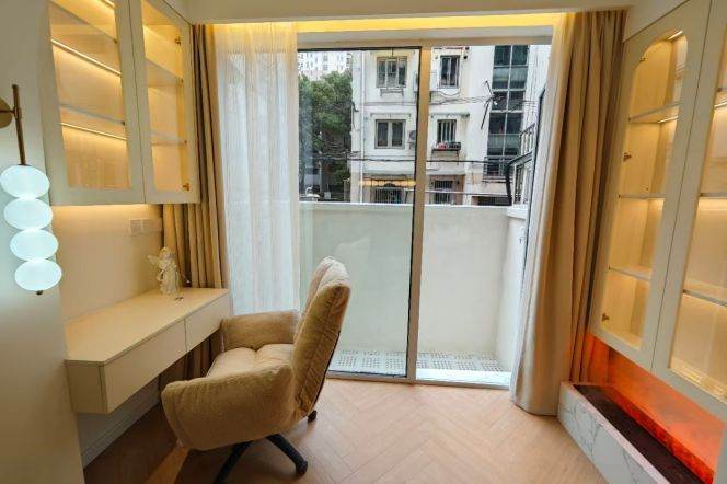 1BR Lane House in Jing'an with Terrace