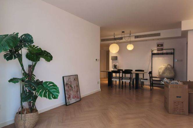3BR Apartment near Xujiahui Metro with Floor-to-Ceiling Windows (L4)