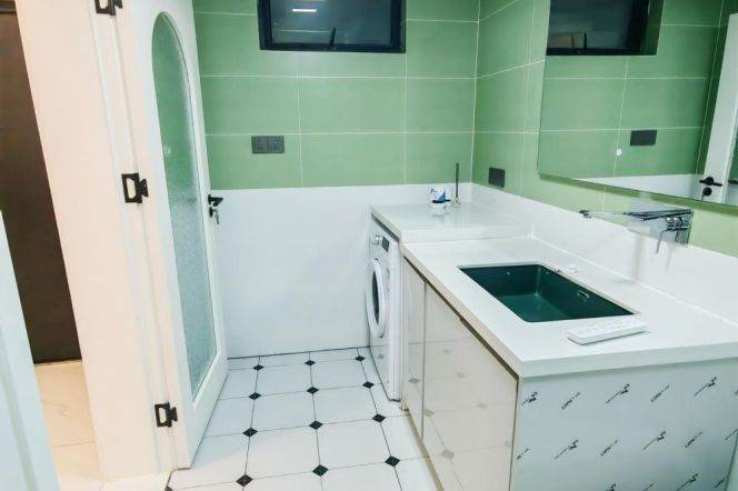Spacious 1BR Apartment in Xujiahui with Terrace (L1/L9/L11)