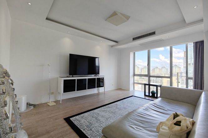 High-Floor Spacious 2BR Apartment near Xiaonanmen Metro