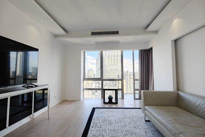 High-Floor Spacious 2BR Apartment near Xiaonanmen Metro