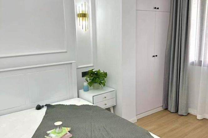 1BR Apartment in Gubei (L2)