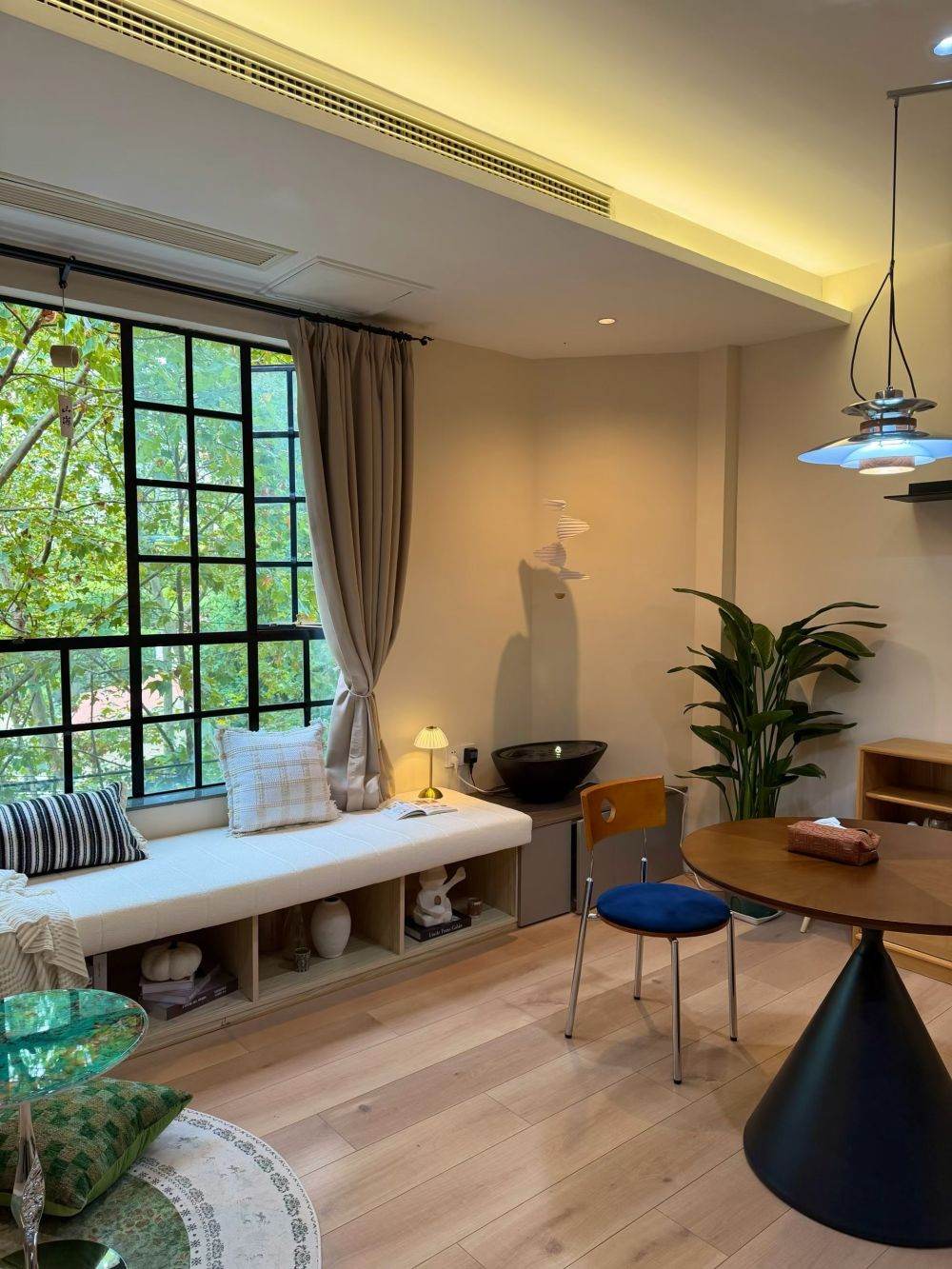 Housing image — Living Room
