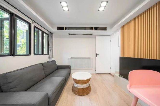 1BR Apartment in Old Xuhui (L1/L7/L10)