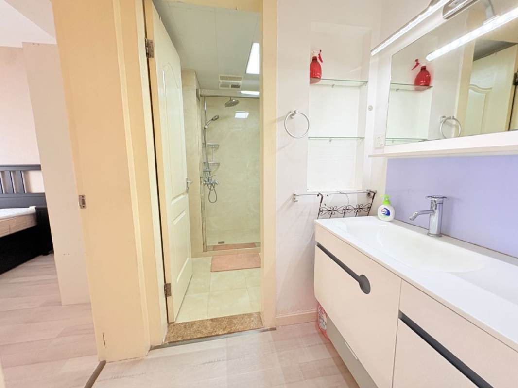 Housing image — Bathroom