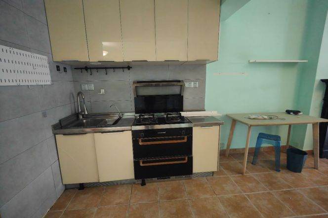 High-Ceiling 1BR Heritage Apartment in Old Xuhui with Private Garden