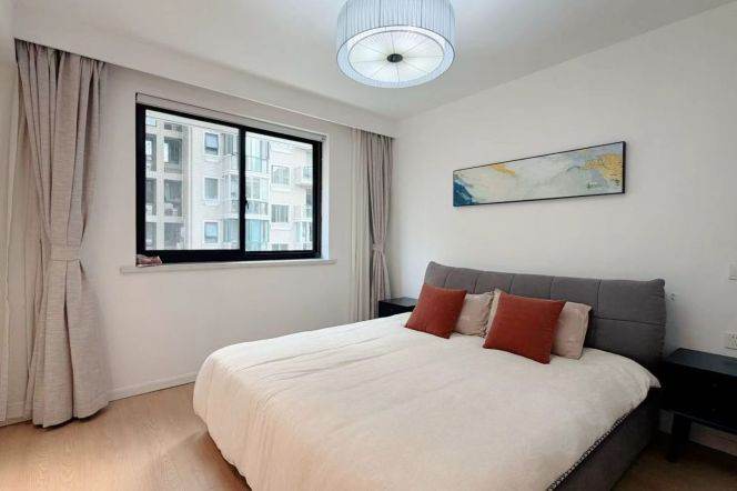 3BR Apartment in Jing'an (L2/L12/L13)